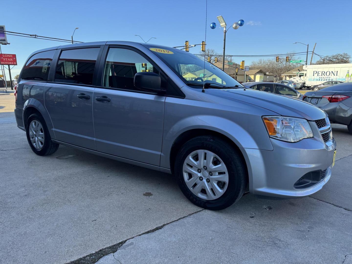 2019 SILVER DODGE GRAND CARAVAN SE (2C4RDGBG1KR) , located at 5900 E. Lancaster Ave., Fort Worth, TX, 76112, (817) 457-5456, 0.000000, 0.000000 - Photo#3