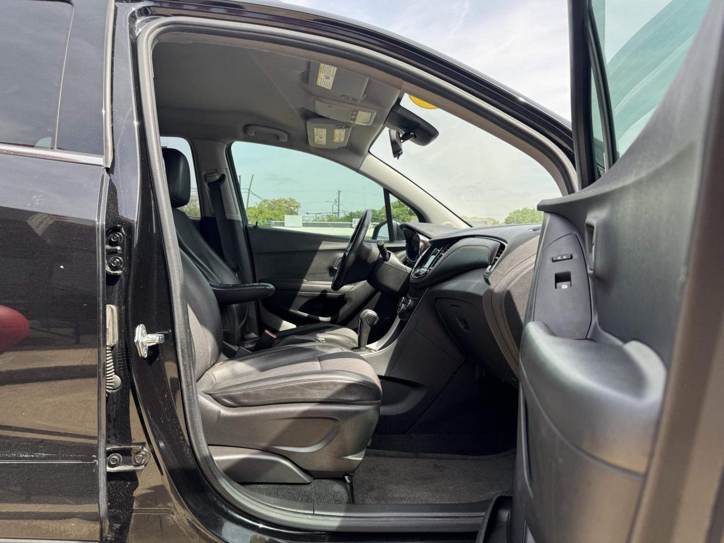 2019 BLACK CHEVROLET TRAX 1LT (KL7CJLSB2KB) , located at 5900 E. Lancaster Ave., Fort Worth, TX, 76112, (817) 457-5456, 0.000000, 0.000000 - Photo#15