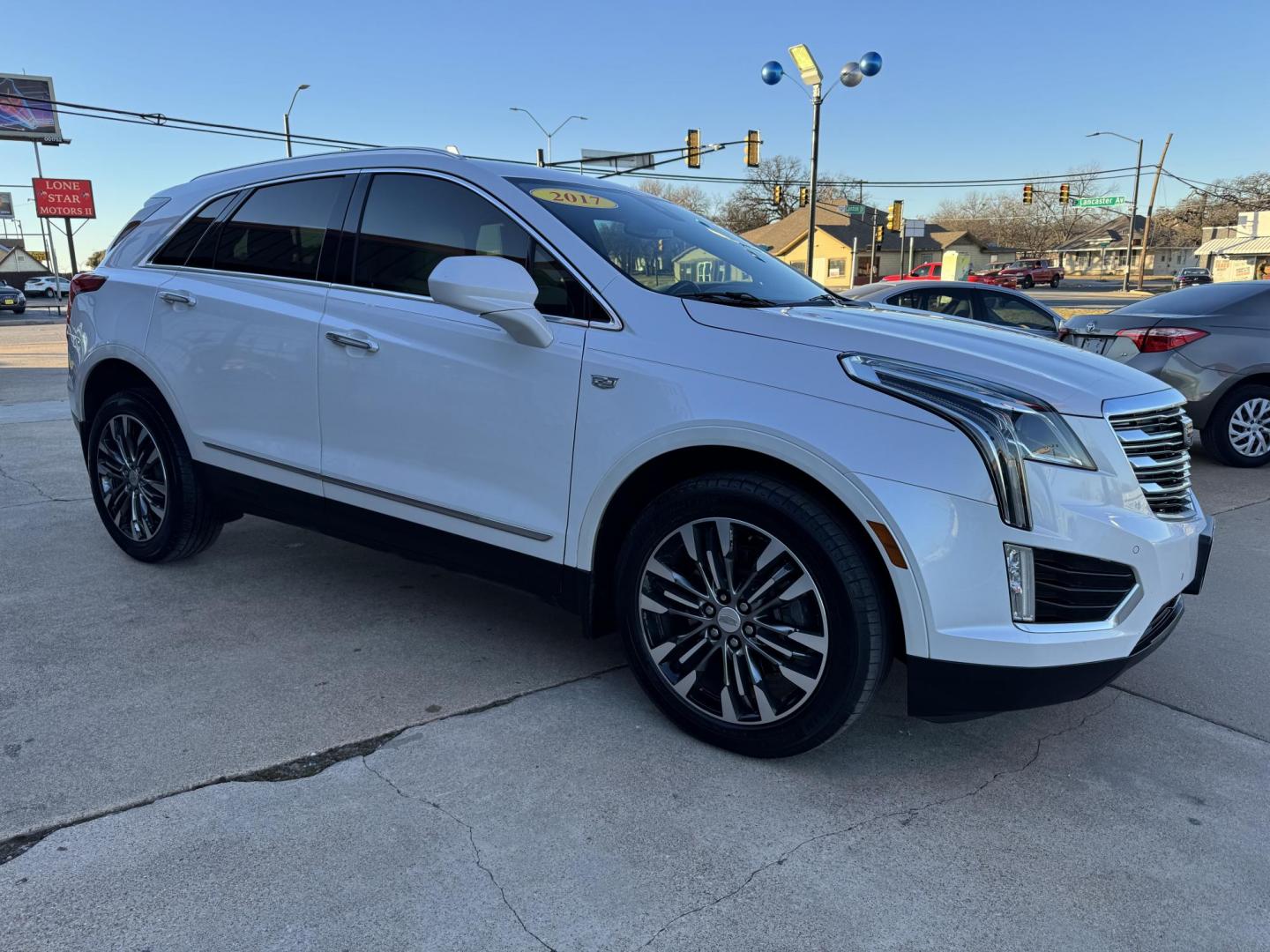 2017 WHITE CADILLAC XT5 PREMIUM LUXURY (1GYKNCRS5HZ) , located at 5900 E. Lancaster Ave., Fort Worth, TX, 76112, (817) 457-5456, 0.000000, 0.000000 - Photo#3