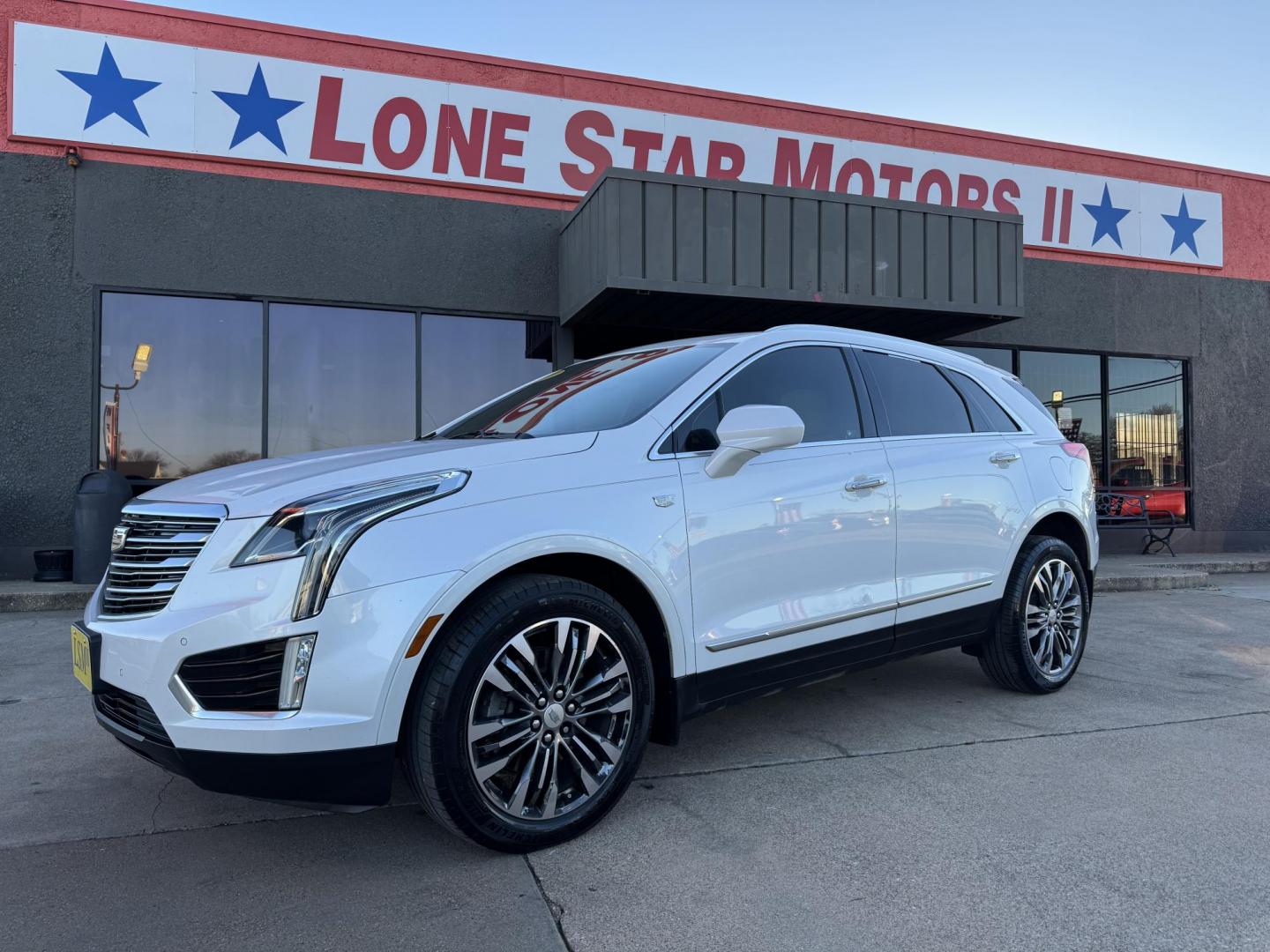 2017 WHITE CADILLAC XT5 PREMIUM LUXURY (1GYKNCRS5HZ) , located at 5900 E. Lancaster Ave., Fort Worth, TX, 76112, (817) 457-5456, 0.000000, 0.000000 - Photo#1