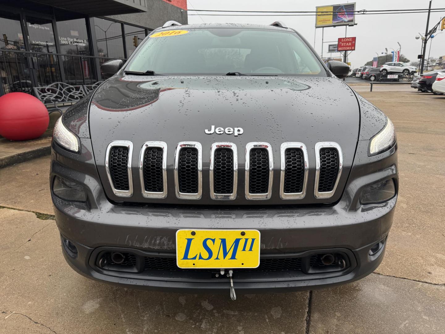 2016 GRAY JEEP CHEROKEE LATITUDE (1C4PJMCS4GW) , located at 5900 E. Lancaster Ave., Fort Worth, TX, 76112, (817) 457-5456, 0.000000, 0.000000 - Photo#2