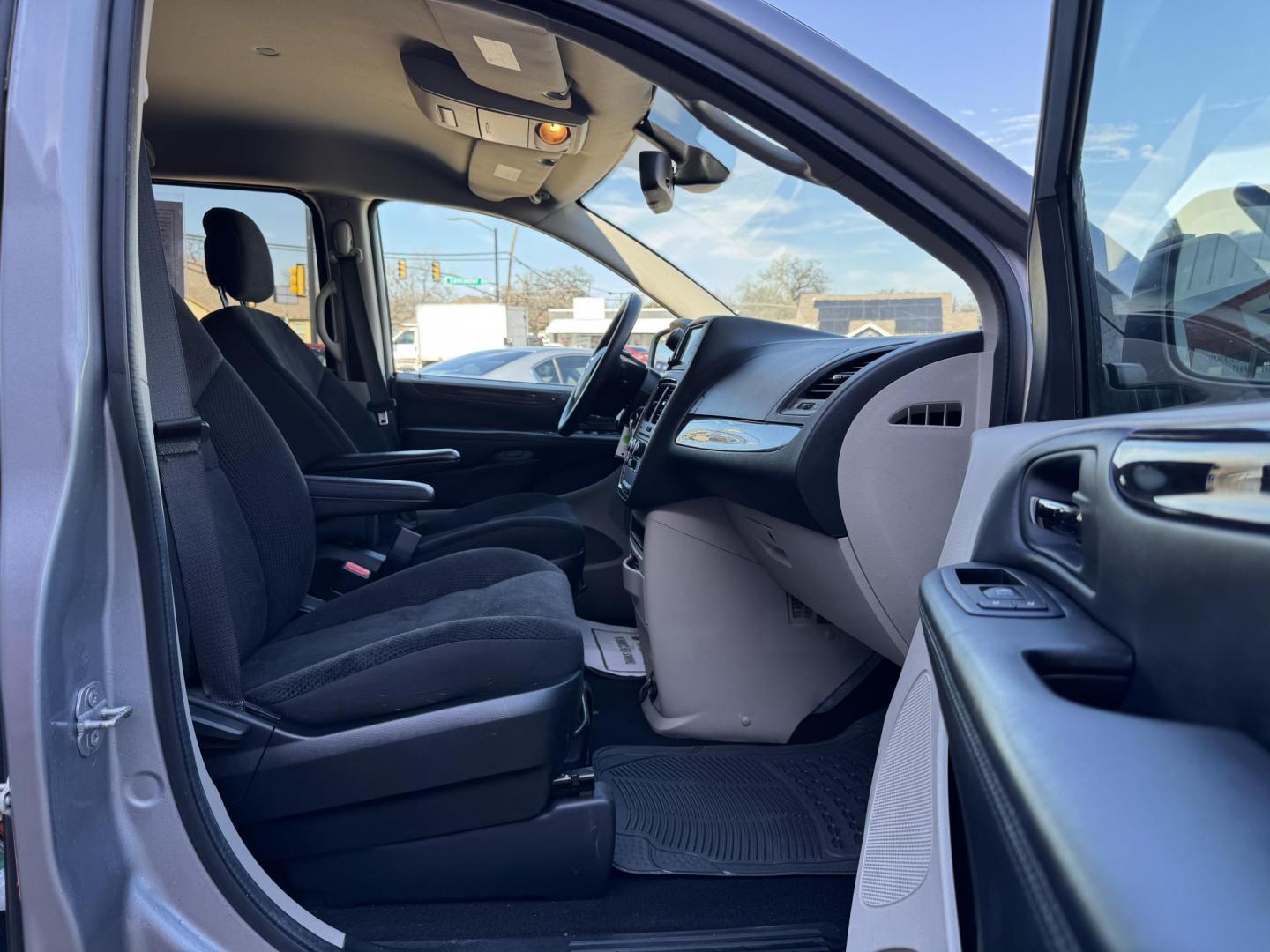 2019 SILVER DODGE GRAND CARAVAN SE (2C4RDGBG4KR) , located at 5900 E. Lancaster Ave., Fort Worth, TX, 76112, (817) 457-5456, 0.000000, 0.000000 - Photo#17