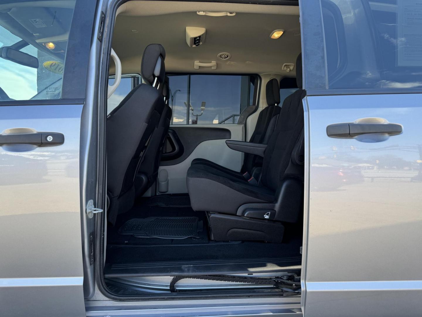 2019 SILVER DODGE GRAND CARAVAN SE (2C4RDGBG4KR) , located at 5900 E. Lancaster Ave., Fort Worth, TX, 76112, (817) 457-5456, 0.000000, 0.000000 - Photo#11