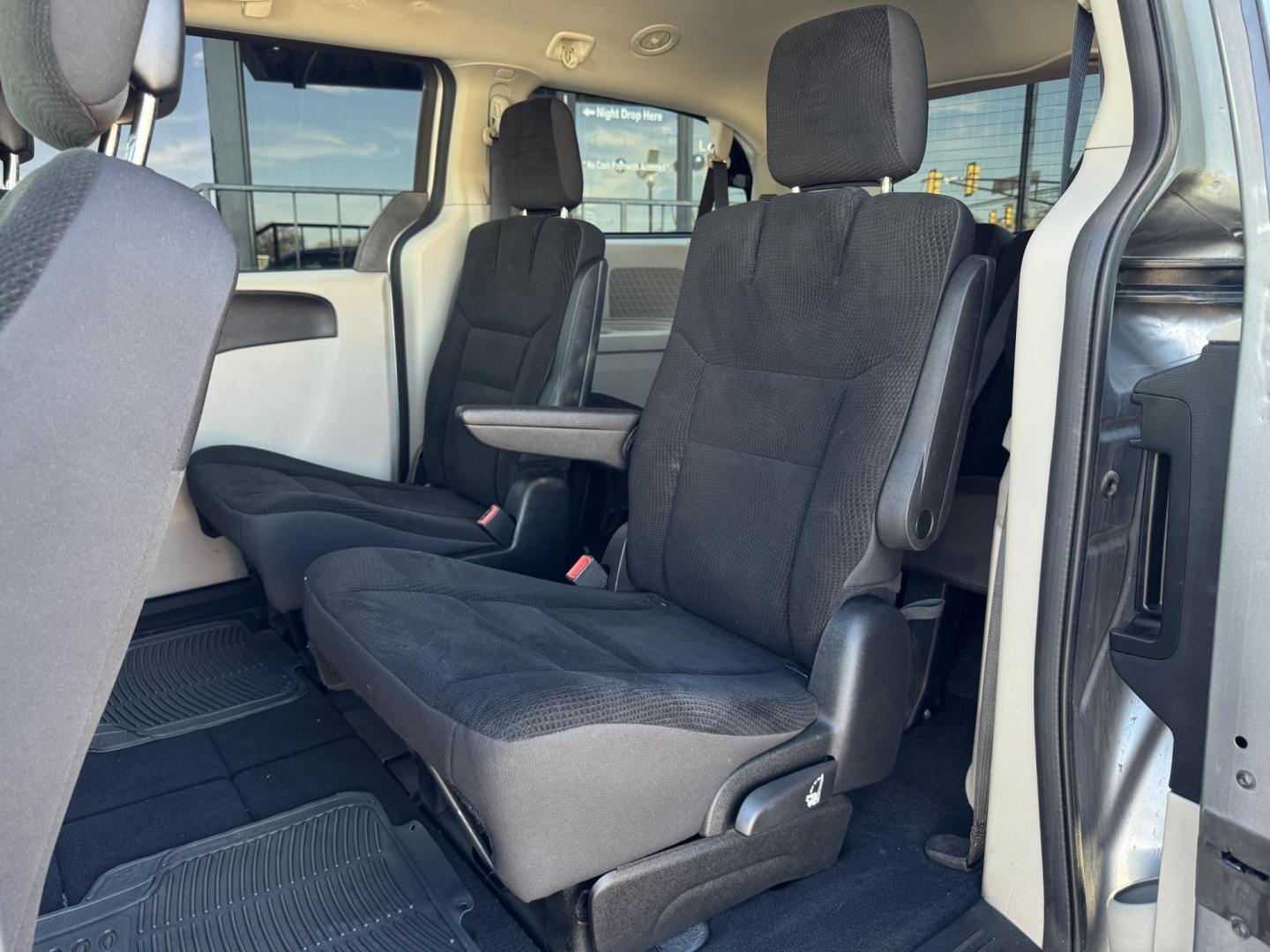 2019 SILVER DODGE GRAND CARAVAN SE (2C4RDGBG4KR) , located at 5900 E. Lancaster Ave., Fort Worth, TX, 76112, (817) 457-5456, 0.000000, 0.000000 - Photo#12