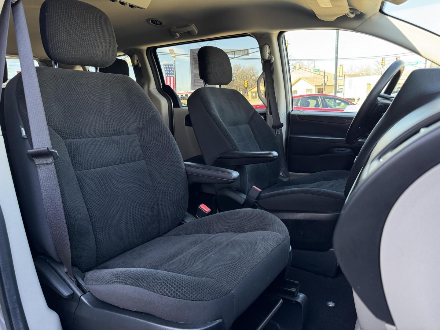 2019 SILVER DODGE GRAND CARAVAN SE (2C4RDGBG4KR) , located at 5900 E. Lancaster Ave., Fort Worth, TX, 76112, (817) 457-5456, 0.000000, 0.000000 - Photo#18