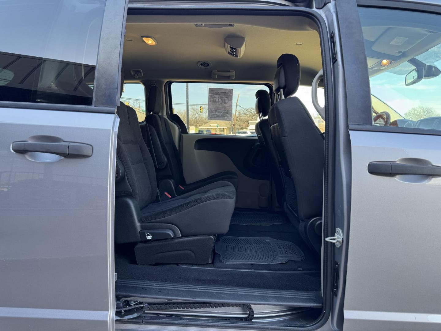 2019 SILVER DODGE GRAND CARAVAN SE (2C4RDGBG4KR) , located at 5900 E. Lancaster Ave., Fort Worth, TX, 76112, (817) 457-5456, 0.000000, 0.000000 - Photo#14