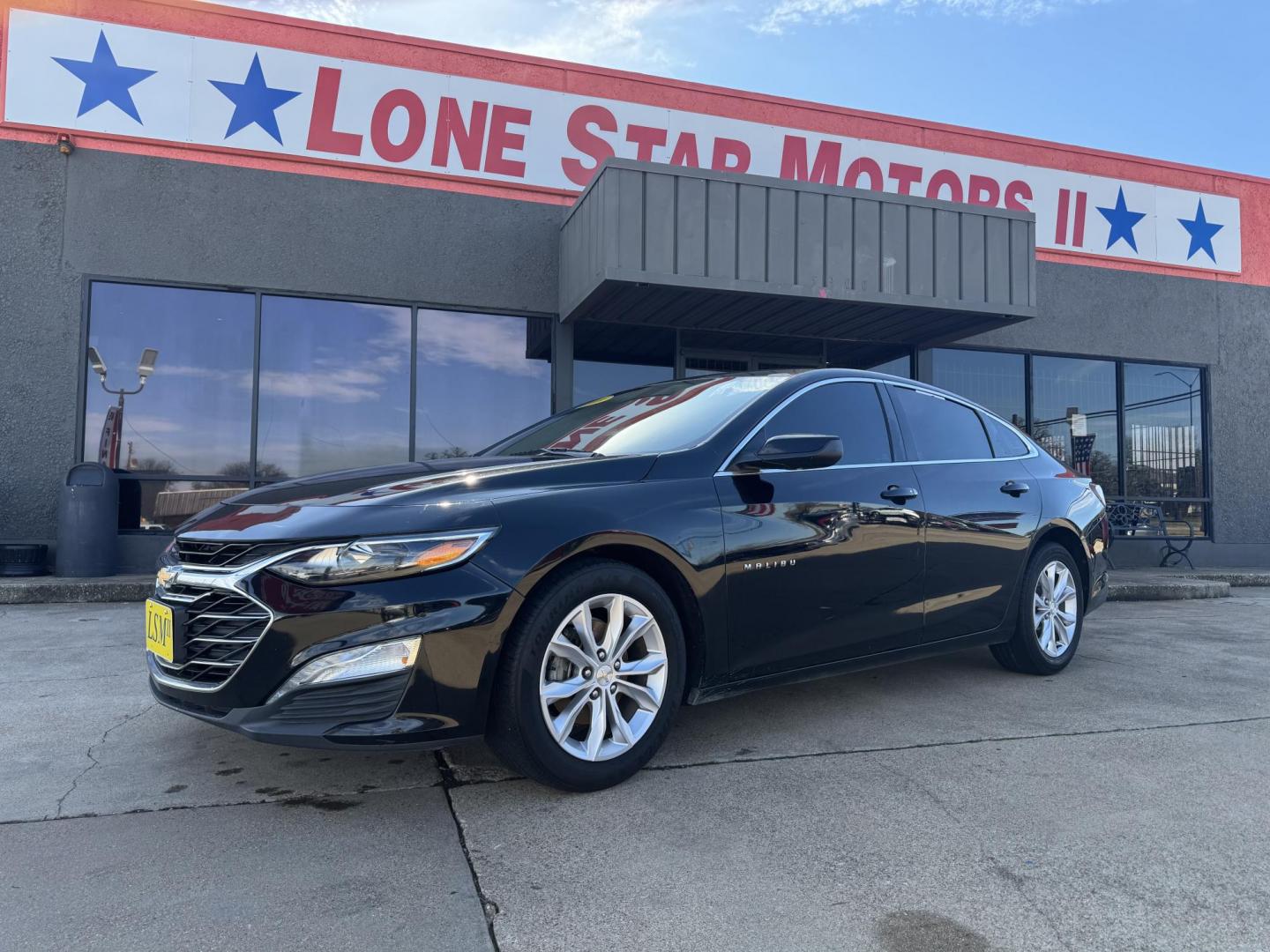 2019 BLACK CHEVROLET MALIBU LT (2FL) (1G1ZD5ST6KF) , located at 5900 E. Lancaster Ave., Fort Worth, TX, 76112, (817) 457-5456, 0.000000, 0.000000 - Photo#2