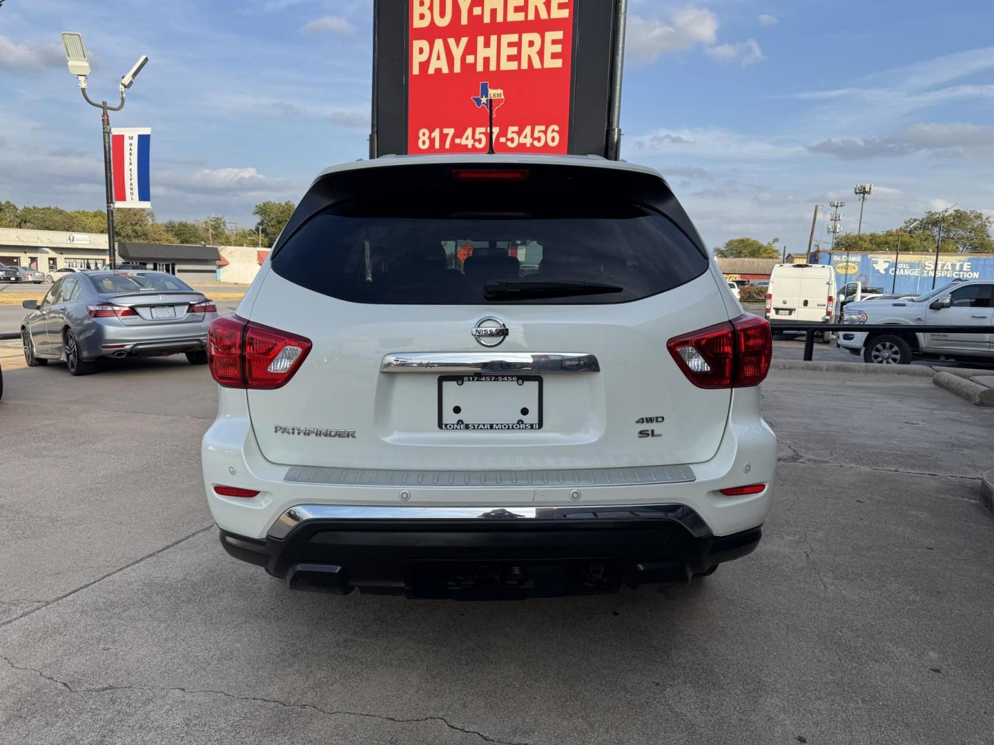 2017 WHITE /BLACK NISSAN PATHFINDER S; SL; PL (5N1DR2MM7HC) , located at 5900 E. Lancaster Ave., Fort Worth, TX, 76112, (817) 457-5456, 0.000000, 0.000000 - Photo#4