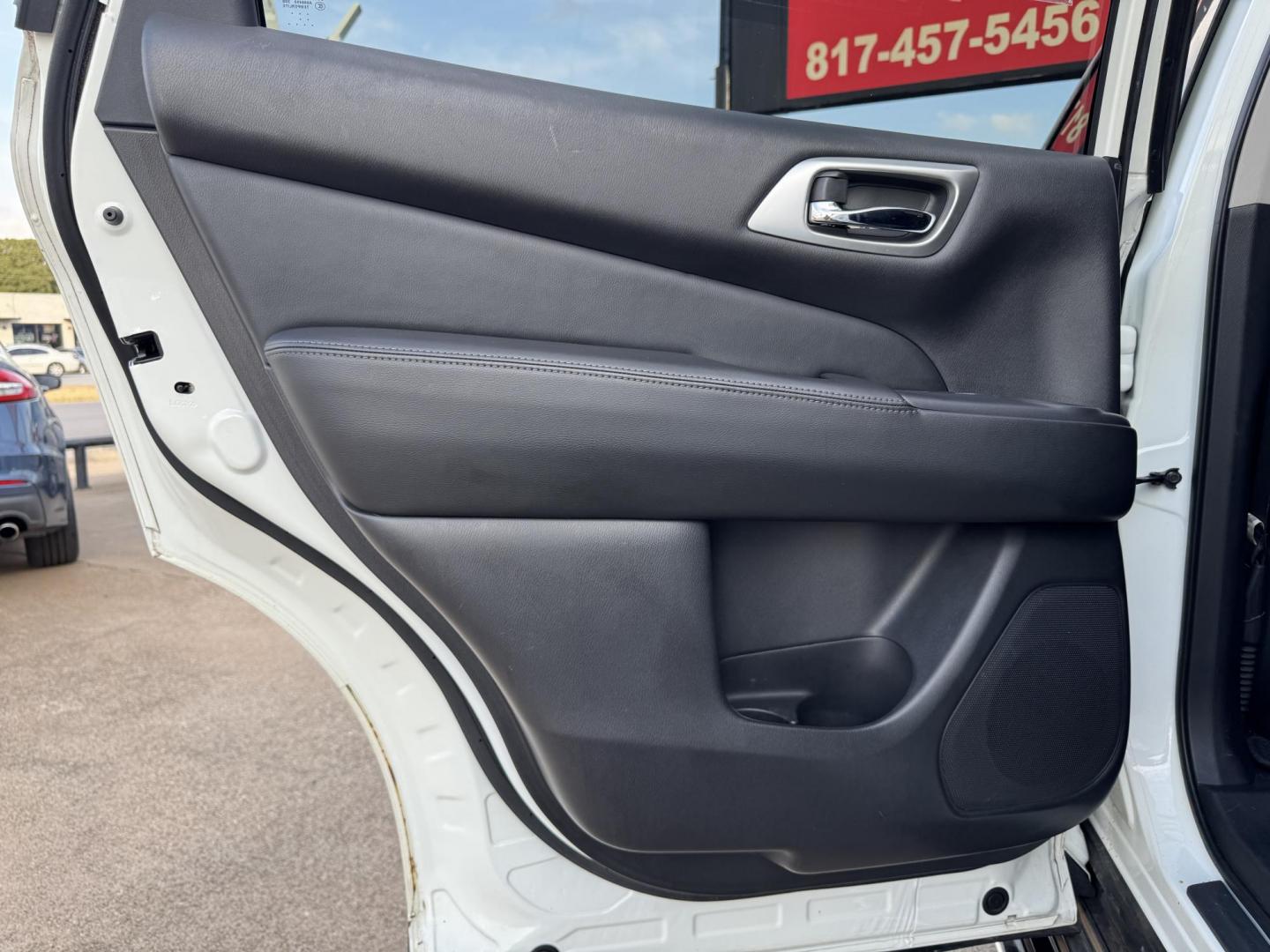 2017 WHITE /BLACK NISSAN PATHFINDER S; SL; PL (5N1DR2MM7HC) , located at 5900 E. Lancaster Ave., Fort Worth, TX, 76112, (817) 457-5456, 0.000000, 0.000000 - Photo#10