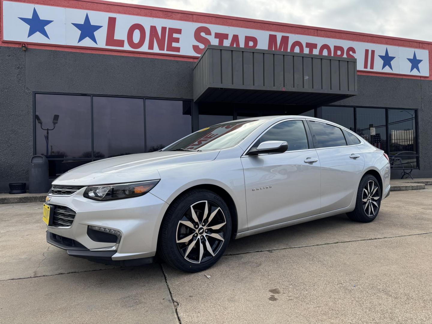 2018 SILVER CHEVROLET MALIBU LT (2FL) (1G1ZD5ST7JF) , located at 5900 E. Lancaster Ave., Fort Worth, TX, 76112, (817) 457-5456, 0.000000, 0.000000 - Photo#0