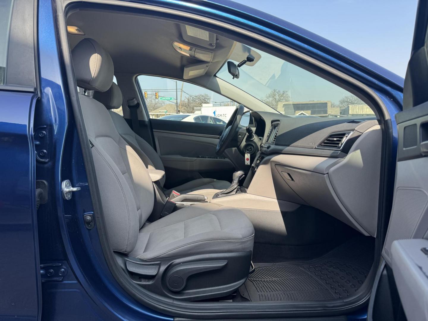 2018 BLUE HYUNDAI ELANTRA LIMITED; SE (5NPD84LF5JH) , located at 5900 E. Lancaster Ave., Fort Worth, TX, 76112, (817) 457-5456, 0.000000, 0.000000 - Photo#15