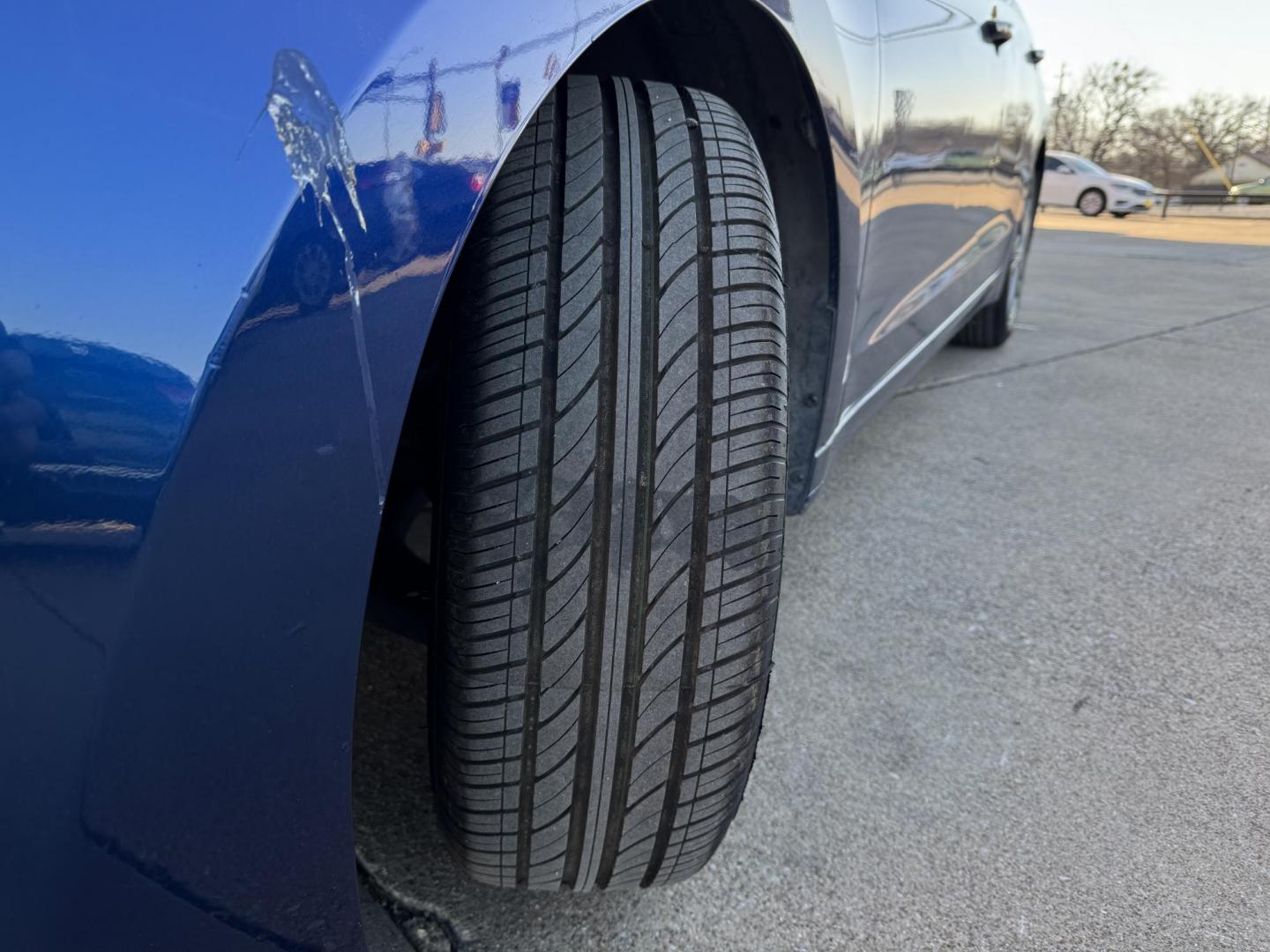 2018 BLUE HYUNDAI ELANTRA LIMITED; SE (5NPD84LF5JH) , located at 5900 E. Lancaster Ave., Fort Worth, TX, 76112, (817) 457-5456, 0.000000, 0.000000 - Photo#20