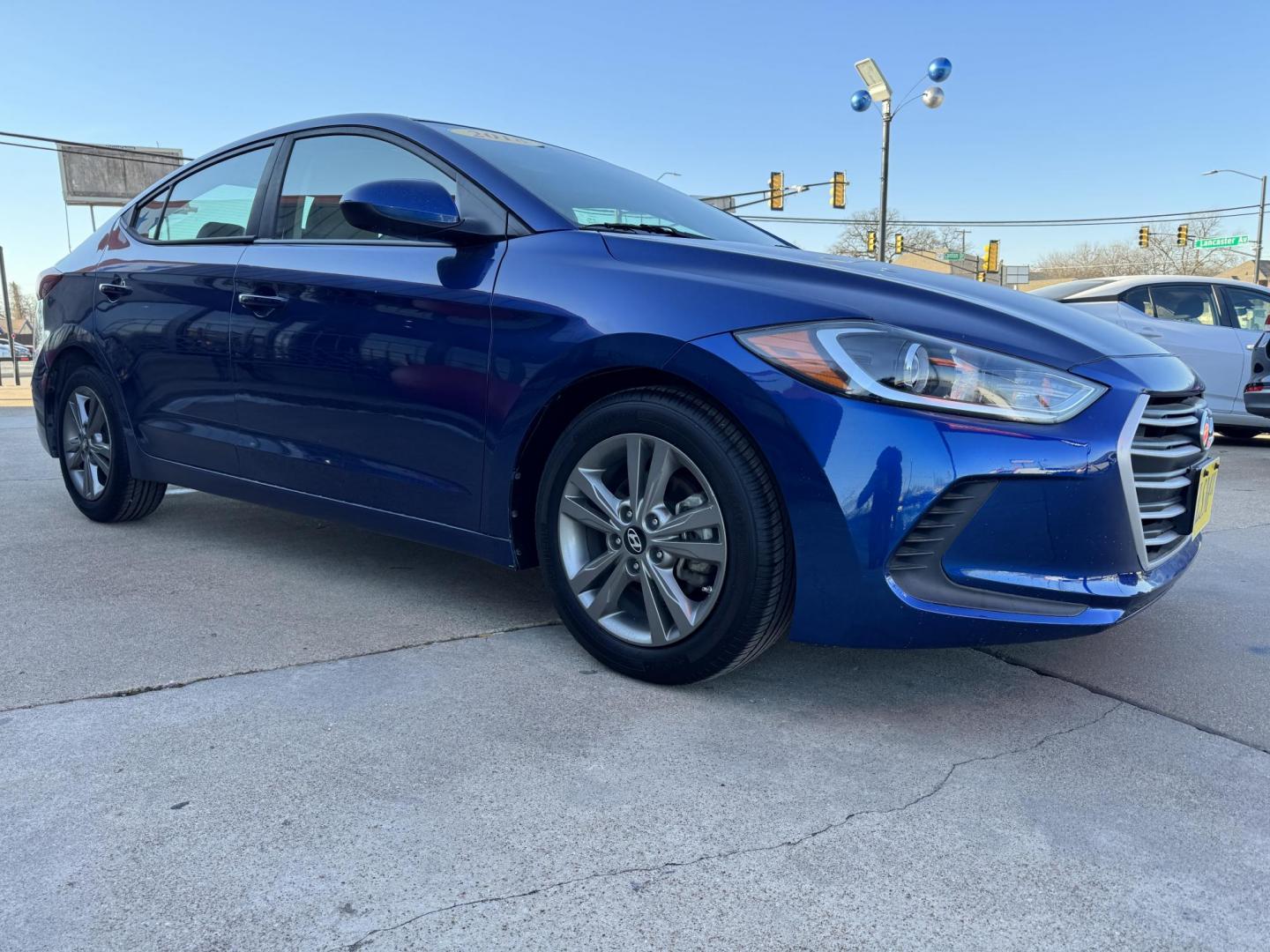 2018 BLUE HYUNDAI ELANTRA LIMITED; SE (5NPD84LF5JH) , located at 5900 E. Lancaster Ave., Fort Worth, TX, 76112, (817) 457-5456, 0.000000, 0.000000 - Photo#2