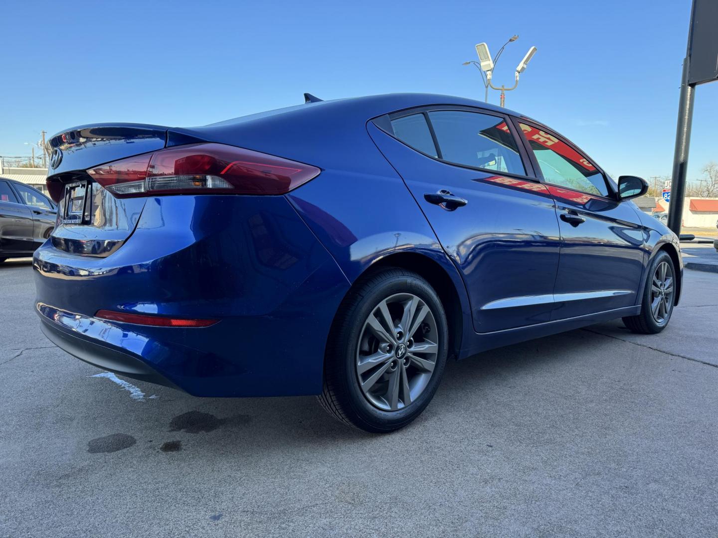 2018 BLUE HYUNDAI ELANTRA LIMITED; SE (5NPD84LF5JH) , located at 5900 E. Lancaster Ave., Fort Worth, TX, 76112, (817) 457-5456, 0.000000, 0.000000 - Photo#3