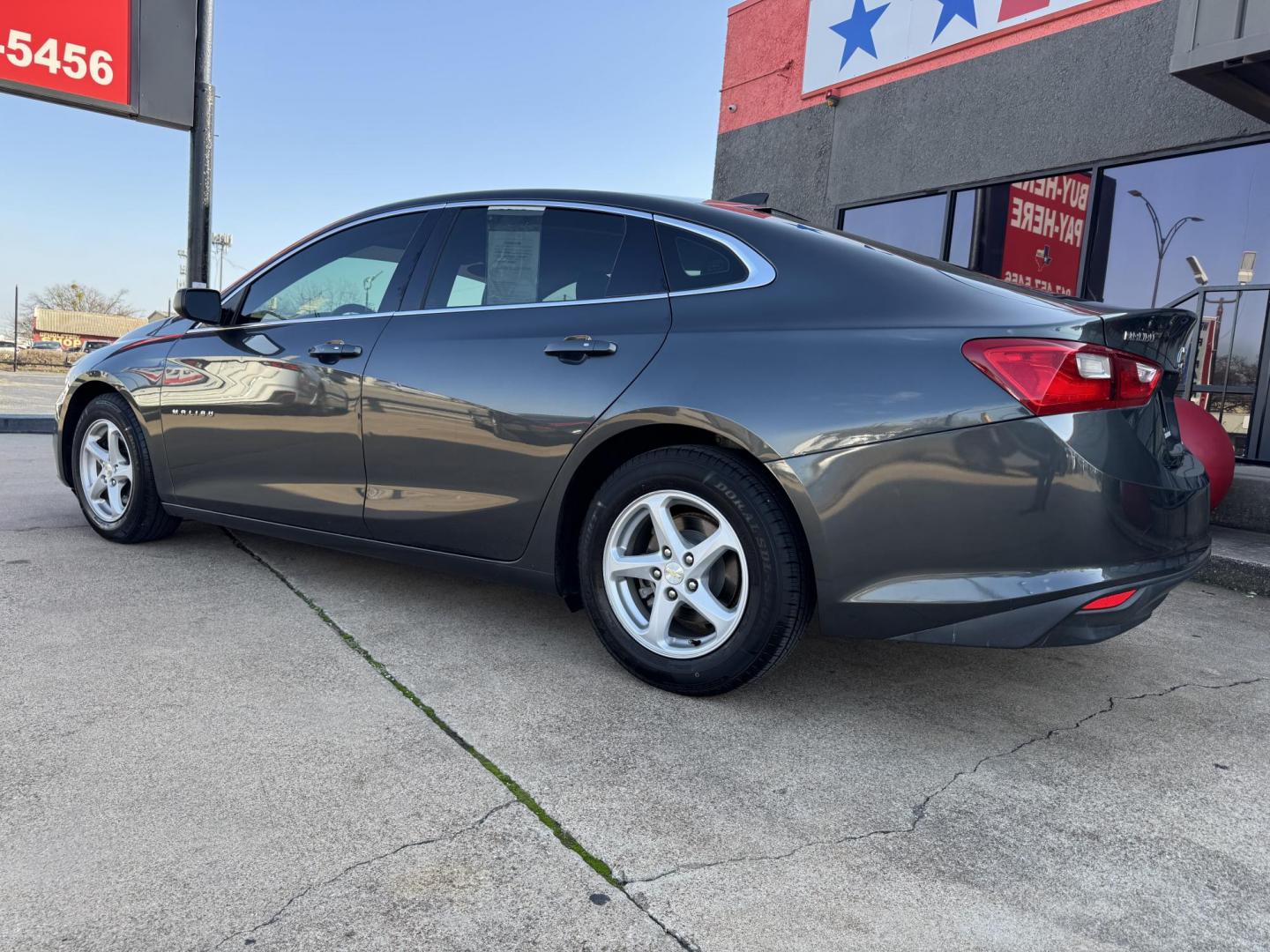 2018 GRAY CHEVROLET MALIBU LS (1FL) (1G1ZC5ST0JF) , located at 5900 E. Lancaster Ave., Fort Worth, TX, 76112, (817) 457-5456, 0.000000, 0.000000 - Photo#6