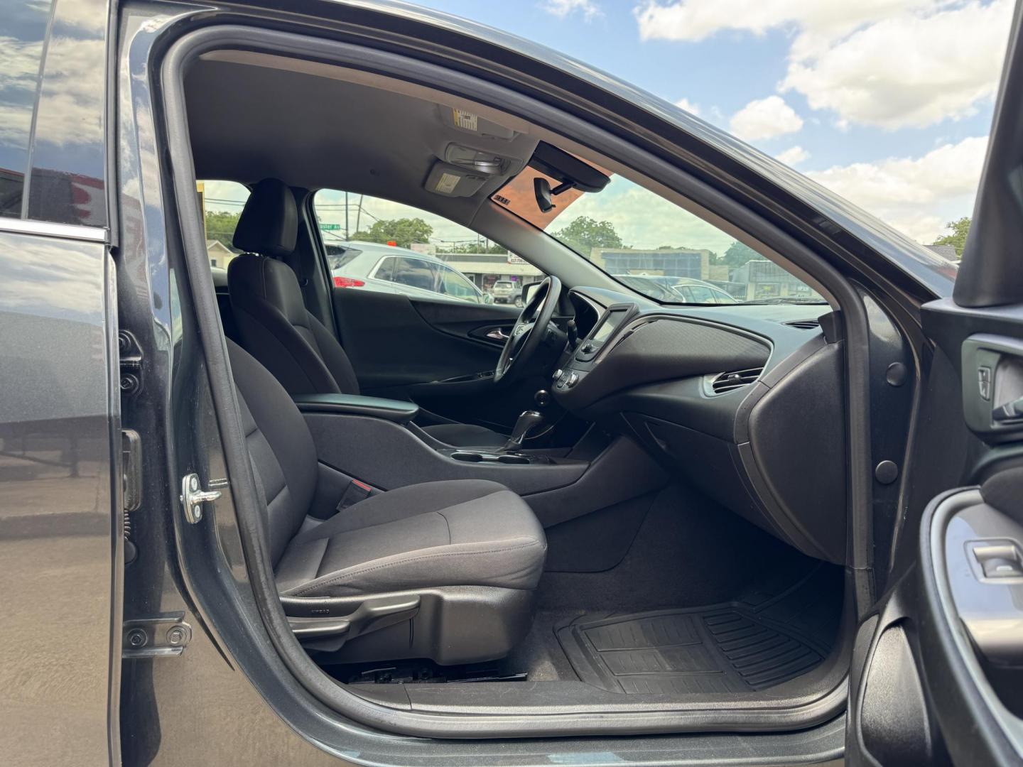2018 GRAY CHEVROLET MALIBU LS (1FL) (1G1ZC5ST0JF) , located at 5900 E. Lancaster Ave., Fort Worth, TX, 76112, (817) 457-5456, 0.000000, 0.000000 - Photo#15