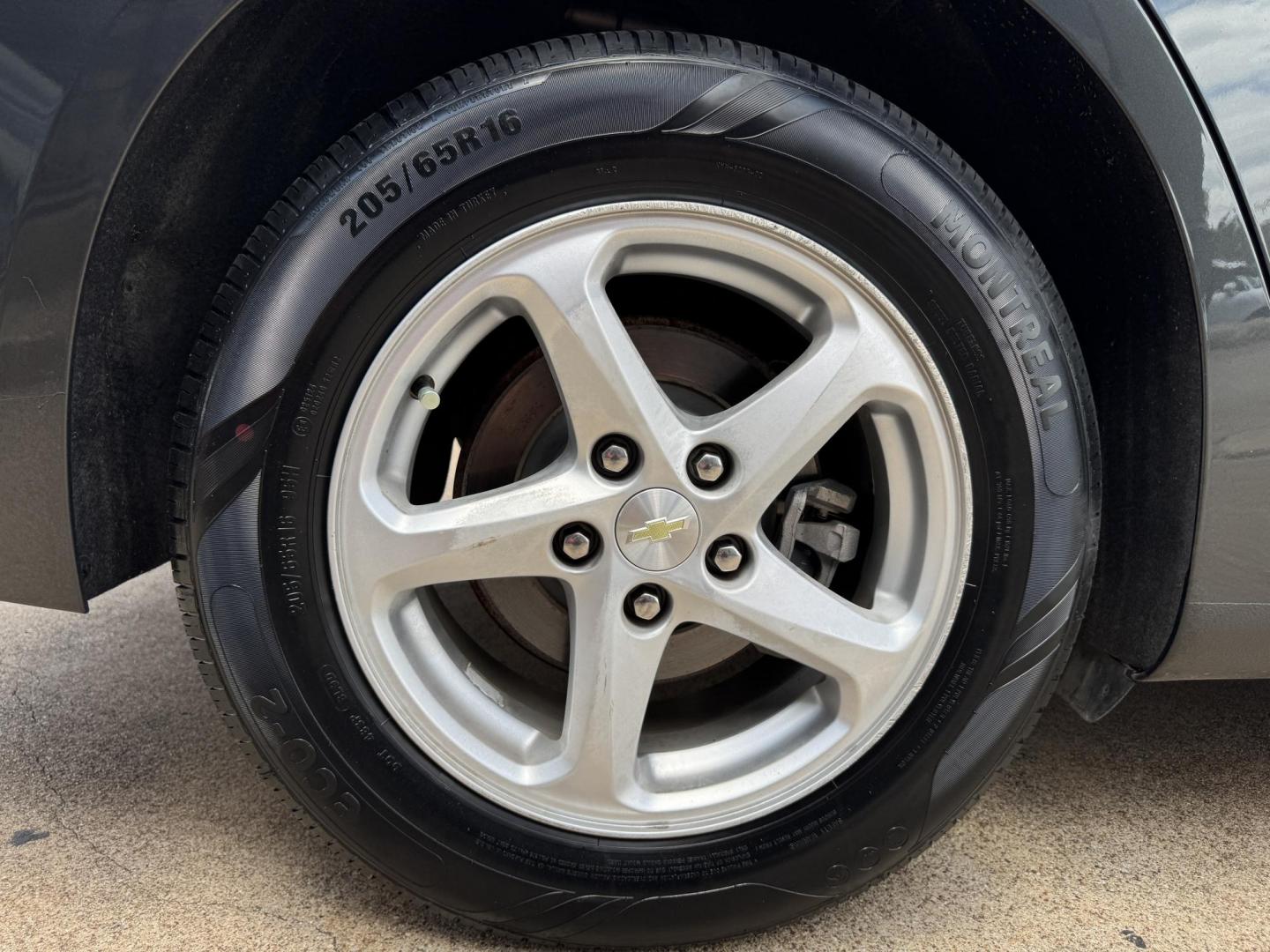 2018 GRAY CHEVROLET MALIBU LS (1FL) (1G1ZC5ST0JF) , located at 5900 E. Lancaster Ave., Fort Worth, TX, 76112, (817) 457-5456, 0.000000, 0.000000 - Photo#22