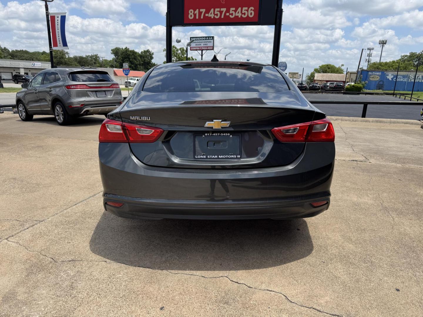2018 GRAY CHEVROLET MALIBU LS (1FL) (1G1ZC5ST0JF) , located at 5900 E. Lancaster Ave., Fort Worth, TX, 76112, (817) 457-5456, 0.000000, 0.000000 - Photo#4
