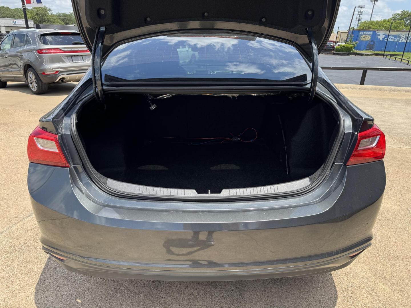 2018 GRAY CHEVROLET MALIBU LS (1FL) (1G1ZC5ST0JF) , located at 5900 E. Lancaster Ave., Fort Worth, TX, 76112, (817) 457-5456, 0.000000, 0.000000 - Photo#5