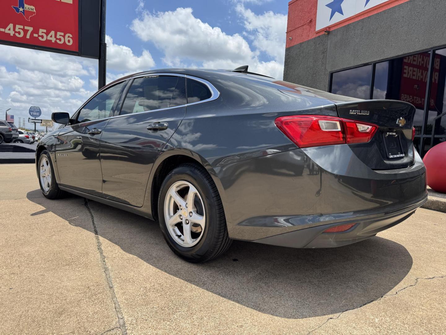 2018 GRAY CHEVROLET MALIBU LS (1FL) (1G1ZC5ST0JF) , located at 5900 E. Lancaster Ave., Fort Worth, TX, 76112, (817) 457-5456, 0.000000, 0.000000 - Photo#6