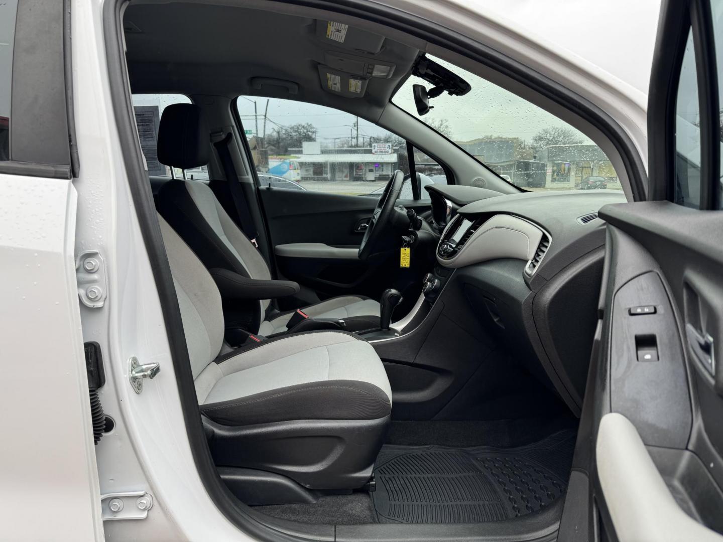 2018 WHITE CHEVROLET TRAX LS (3GNCJKSB3JL) , located at 5900 E. Lancaster Ave., Fort Worth, TX, 76112, (817) 457-5456, 0.000000, 0.000000 - Photo#16