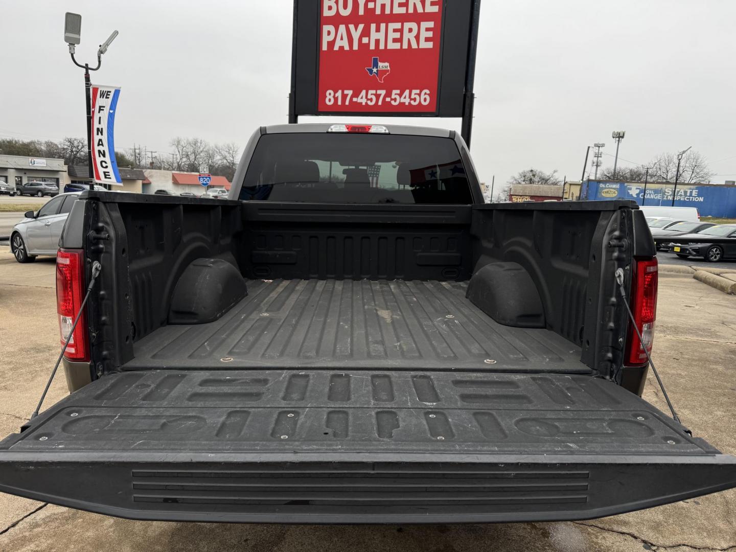 2017 SILVER FORD F-150 STX; XL; XLT; (1FTEX1C82HK) , located at 5900 E. Lancaster Ave., Fort Worth, TX, 76112, (817) 457-5456, 0.000000, 0.000000 - Photo#5