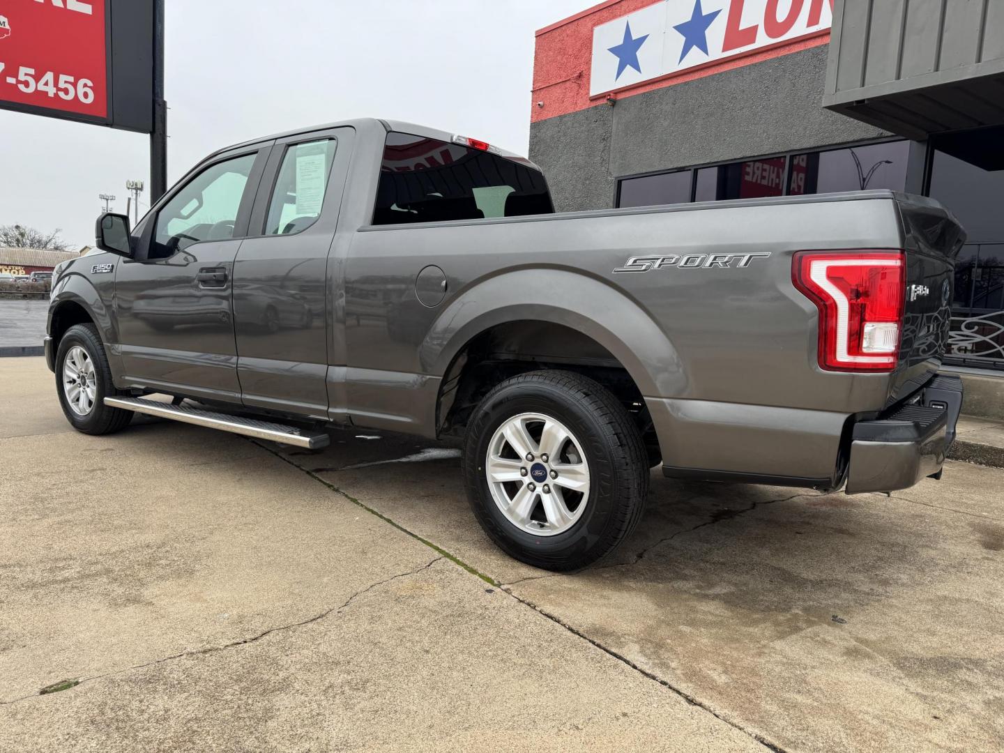 2017 SILVER FORD F-150 STX; XL; XLT; (1FTEX1C82HK) , located at 5900 E. Lancaster Ave., Fort Worth, TX, 76112, (817) 457-5456, 0.000000, 0.000000 - Photo#6