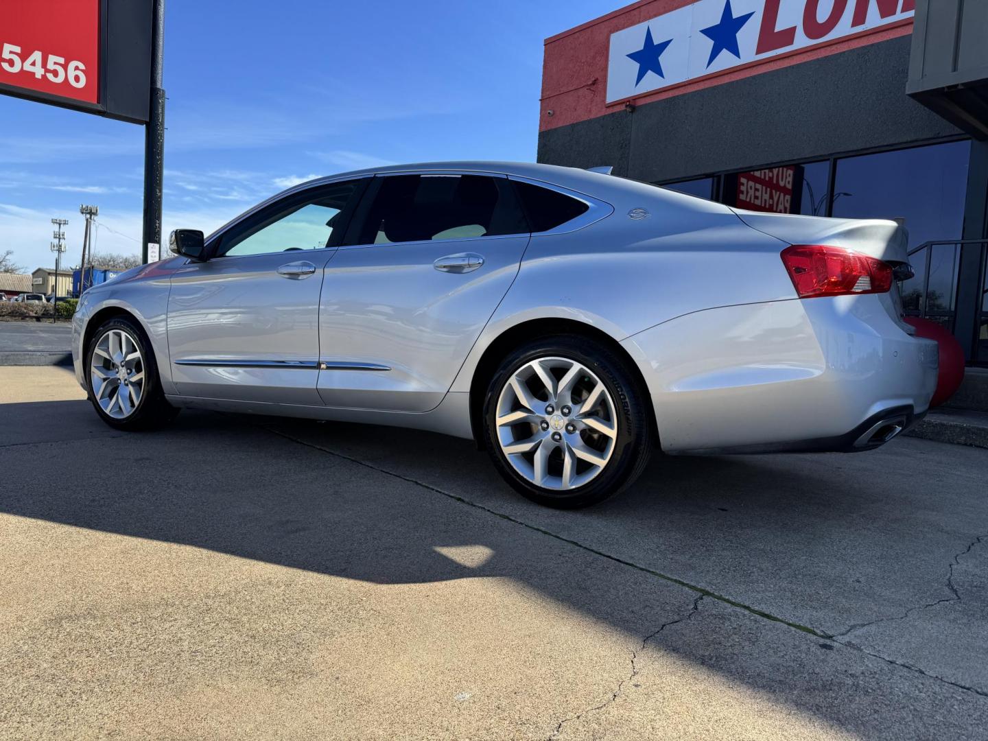 2018 SILVER CHEVROLET IMPALA PREMIER (2LZ) (2G1125S39J9) , located at 5900 E. Lancaster Ave., Fort Worth, TX, 76112, (817) 457-5456, 0.000000, 0.000000 - Photo#6