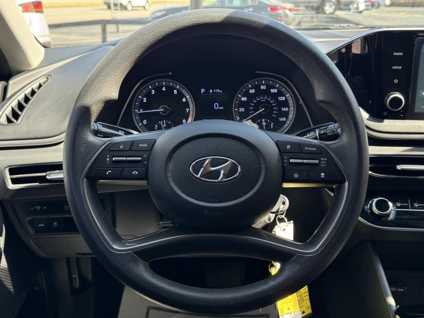 2021 BLACK HYUNDAI SONATA SE (5NPEG4JA1MH) , located at 5900 E. Lancaster Ave., Fort Worth, TX, 76112, (817) 457-5456, 0.000000, 0.000000 - Photo#19