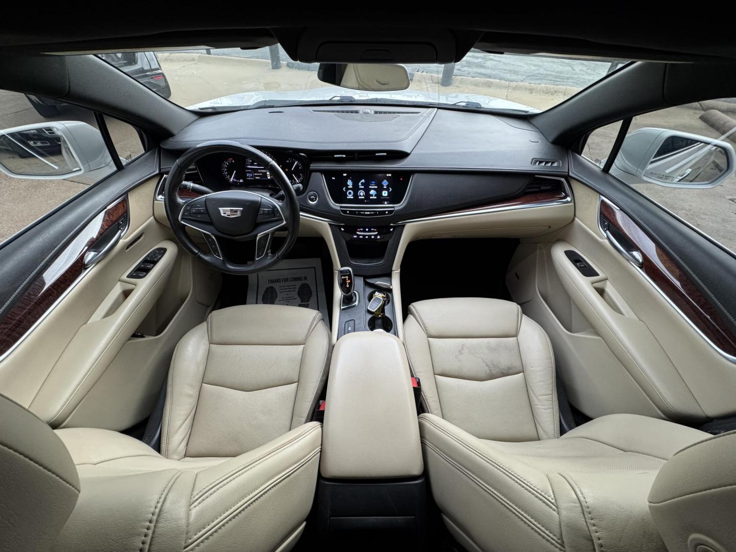 2018 WHITE CADILLAC XT5 LUXURY (1GYKNCRS4JZ) , located at 5900 E. Lancaster Ave., Fort Worth, TX, 76112, (817) 457-5456, 0.000000, 0.000000 - Photo#18