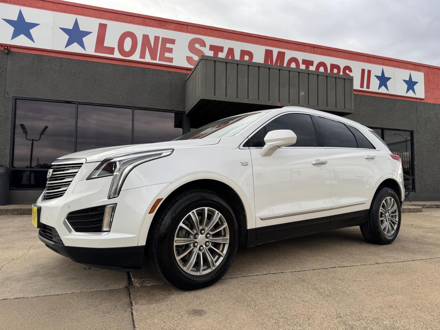 2018 WHITE CADILLAC XT5 LUXURY (1GYKNCRS4JZ) , located at 5900 E. Lancaster Ave., Fort Worth, TX, 76112, (817) 457-5456, 0.000000, 0.000000 - Photo#0