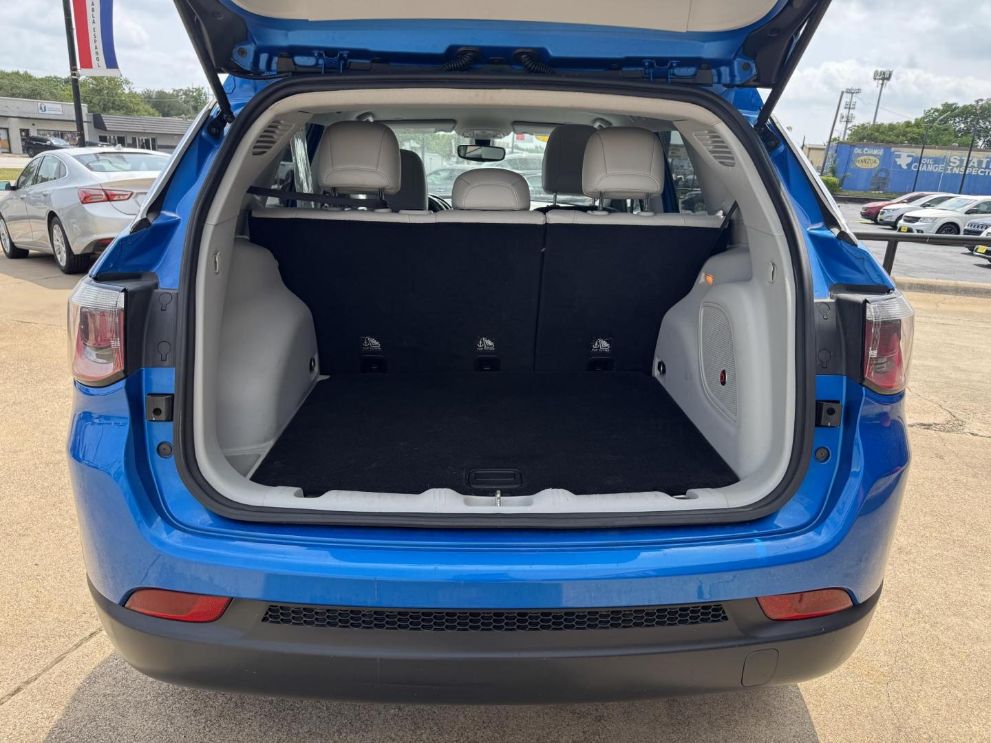 2017 BLUE JEEP COMPASS LATITUDE (3C4NJCBB3HT) , located at 5900 E. Lancaster Ave., Fort Worth, TX, 76112, (817) 457-5456, 0.000000, 0.000000 - Photo#5