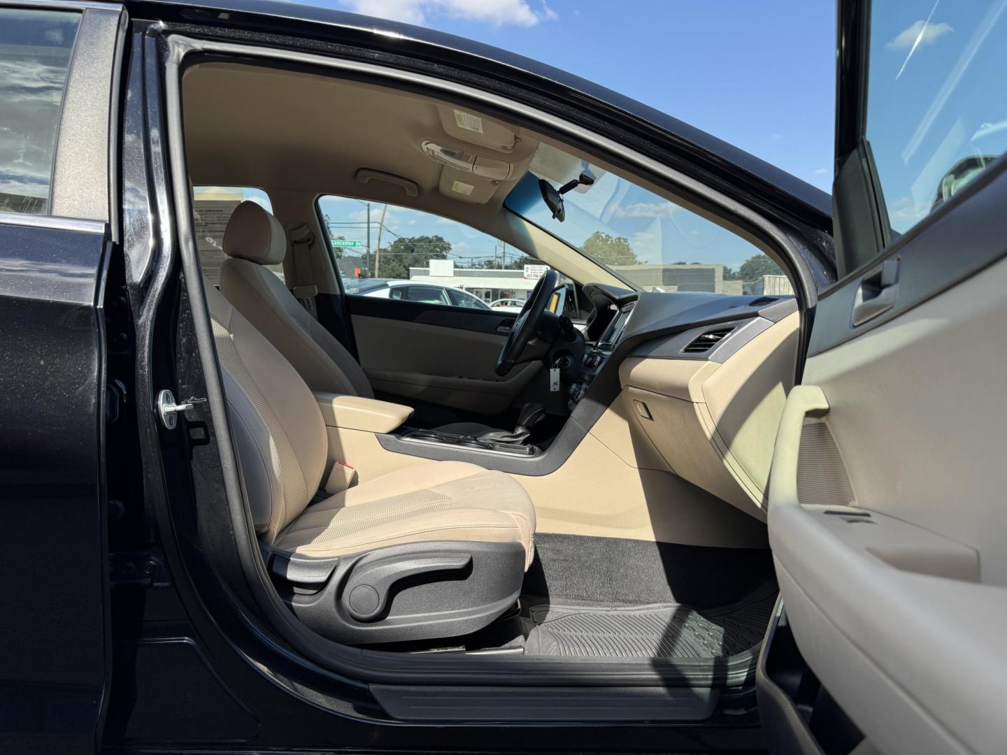 2018 BLACK HYUNDAI SONATA SE (5NPE24AF3JH) , located at 5900 E. Lancaster Ave., Fort Worth, TX, 76112, (817) 457-5456, 0.000000, 0.000000 - Photo#15