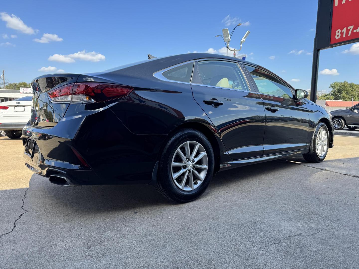 2018 BLACK HYUNDAI SONATA SE (5NPE24AF3JH) , located at 5900 E. Lancaster Ave., Fort Worth, TX, 76112, (817) 457-5456, 0.000000, 0.000000 - Photo#3