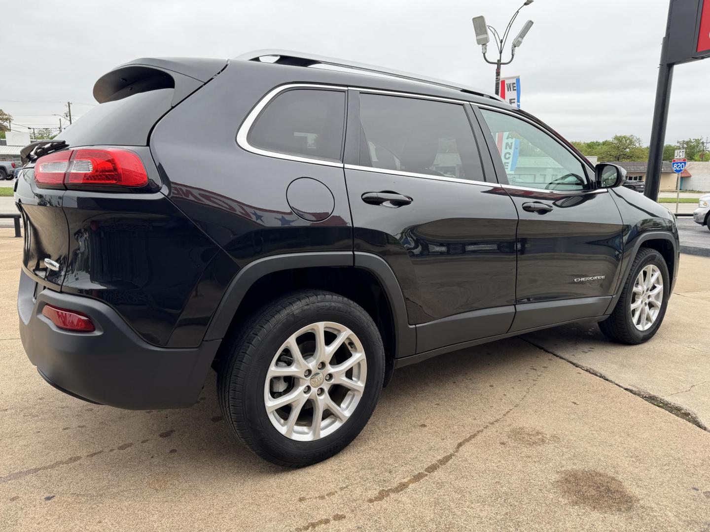 2016 BLACK JEEP CHEROKEE LATITUDE (1C4PJLCB9GW) , located at 5900 E. Lancaster Ave., Fort Worth, TX, 76112, (817) 457-5456, 0.000000, 0.000000 - Photo#3