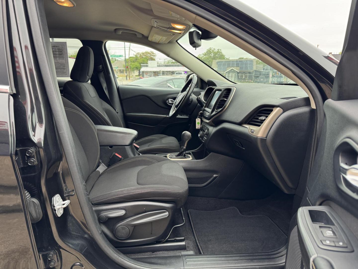 2016 BLACK JEEP CHEROKEE LATITUDE (1C4PJLCB9GW) , located at 5900 E. Lancaster Ave., Fort Worth, TX, 76112, (817) 457-5456, 0.000000, 0.000000 - Photo#15