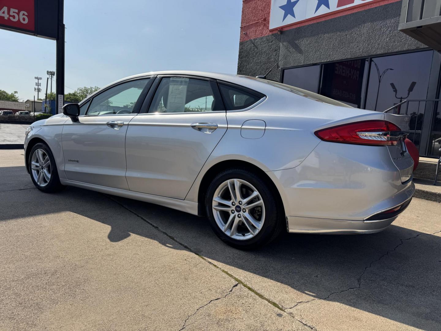 2018 SILVER FORD FUSION HYBRID S HYBR (3FA6P0UU6JR) , located at 5900 E. Lancaster Ave., Fort Worth, TX, 76112, (817) 457-5456, 0.000000, 0.000000 - Photo#6