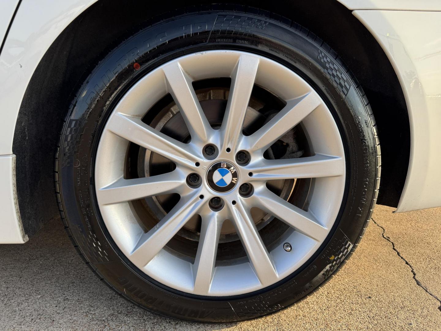 2015 WHITE BMW 5 SERIES 535I (WBA5B1C50FG) , located at 5900 E. Lancaster Ave., Fort Worth, TX, 76112, (817) 457-5456, 0.000000, 0.000000 - Photo#22