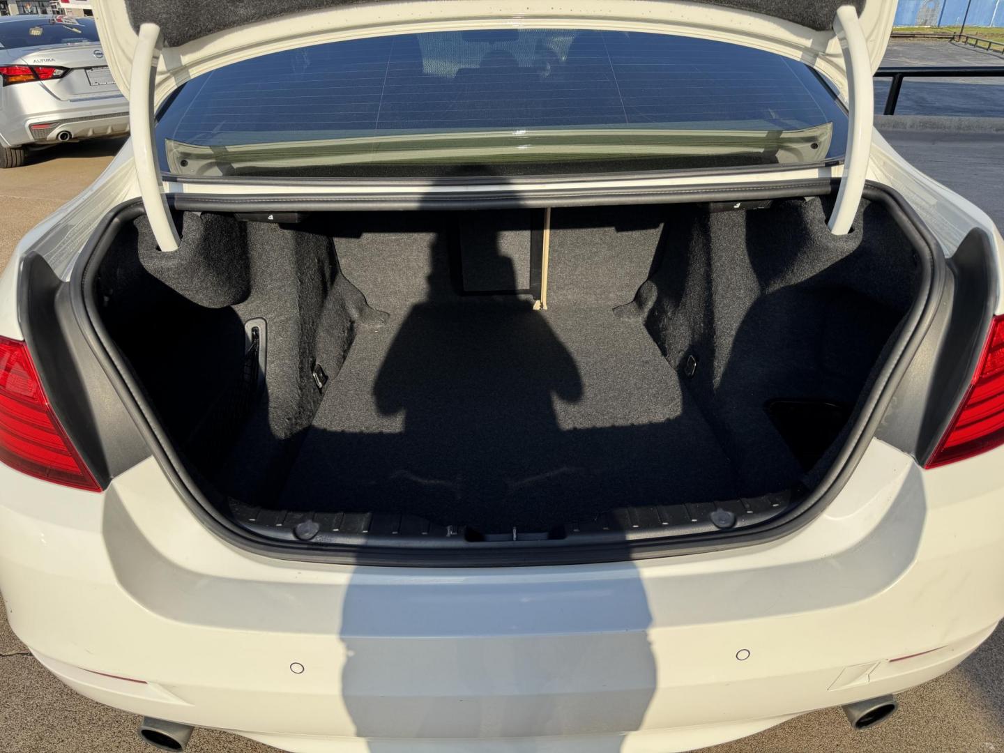 2015 WHITE BMW 5 SERIES 535I (WBA5B1C50FG) , located at 5900 E. Lancaster Ave., Fort Worth, TX, 76112, (817) 457-5456, 0.000000, 0.000000 - Photo#5