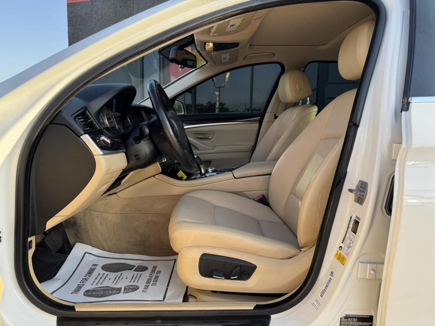 2015 WHITE BMW 5 SERIES 535I (WBA5B1C50FG) , located at 5900 E. Lancaster Ave., Fort Worth, TX, 76112, (817) 457-5456, 0.000000, 0.000000 - Photo#9