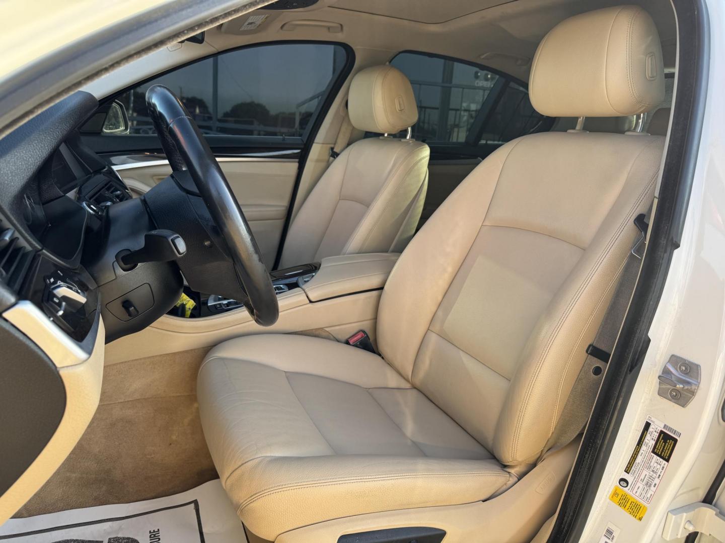 2015 WHITE BMW 5 SERIES 535I (WBA5B1C50FG) , located at 5900 E. Lancaster Ave., Fort Worth, TX, 76112, (817) 457-5456, 0.000000, 0.000000 - Photo#10