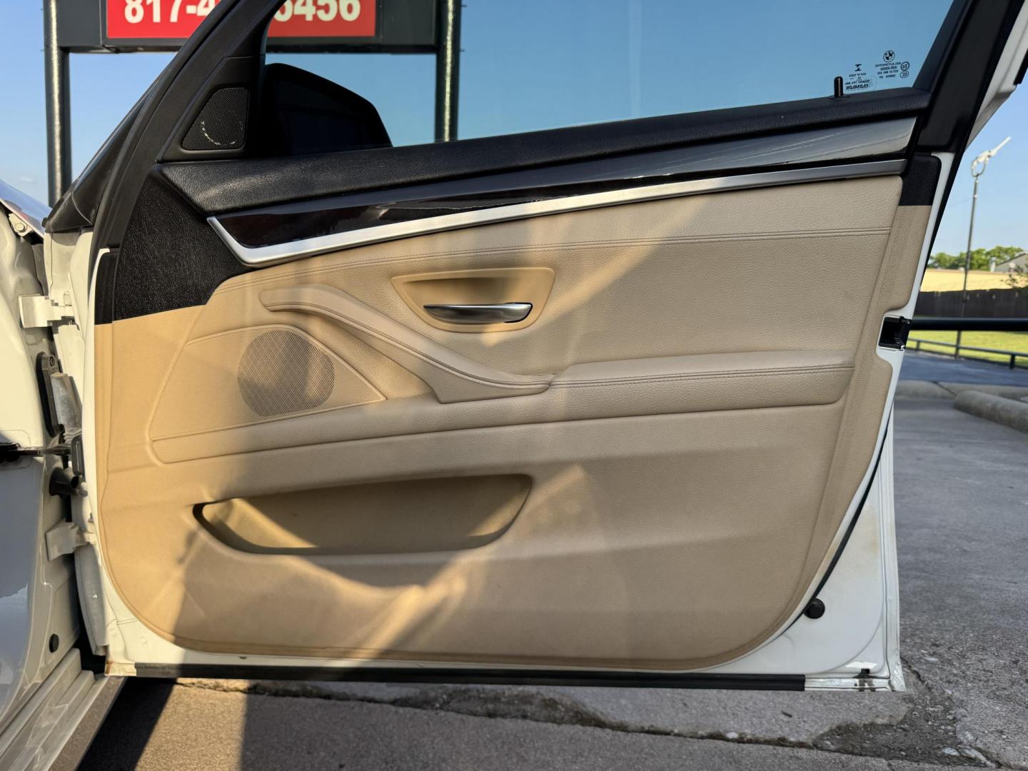 2015 WHITE BMW 5 SERIES 535I (WBA5B1C50FG) , located at 5900 E. Lancaster Ave., Fort Worth, TX, 76112, (817) 457-5456, 0.000000, 0.000000 - Photo#15