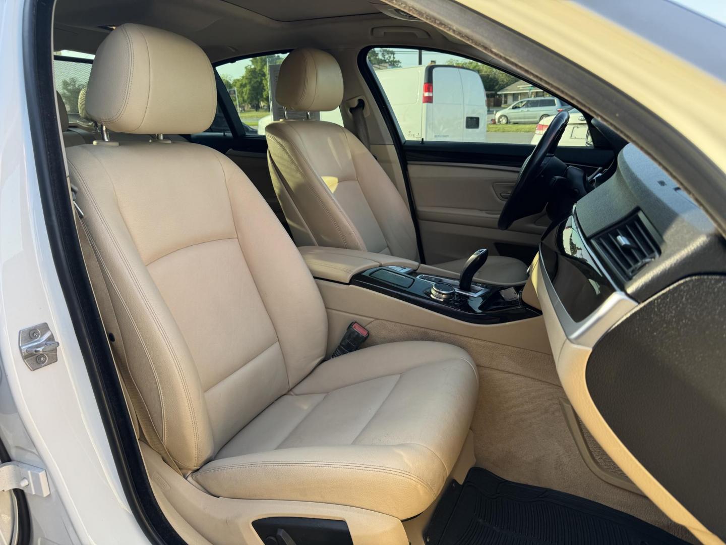 2015 WHITE BMW 5 SERIES 535I (WBA5B1C50FG) , located at 5900 E. Lancaster Ave., Fort Worth, TX, 76112, (817) 457-5456, 0.000000, 0.000000 - Photo#17