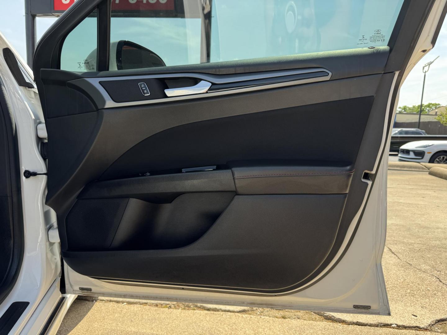 2015 WHITE FORD FUSION SE (1FA6P0H79F5) , located at 5900 E. Lancaster Ave., Fort Worth, TX, 76112, (817) 457-5456, 0.000000, 0.000000 - Photo#14