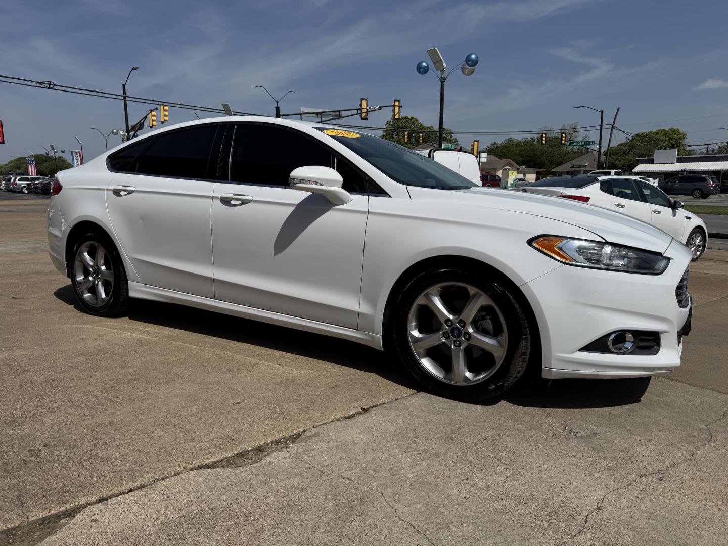 2015 WHITE FORD FUSION SE (1FA6P0H79F5) , located at 5900 E. Lancaster Ave., Fort Worth, TX, 76112, (817) 457-5456, 0.000000, 0.000000 - Photo#2