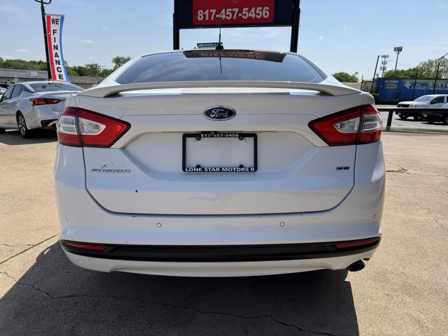 2015 WHITE FORD FUSION SE (1FA6P0H79F5) , located at 5900 E. Lancaster Ave., Fort Worth, TX, 76112, (817) 457-5456, 0.000000, 0.000000 - Photo#4