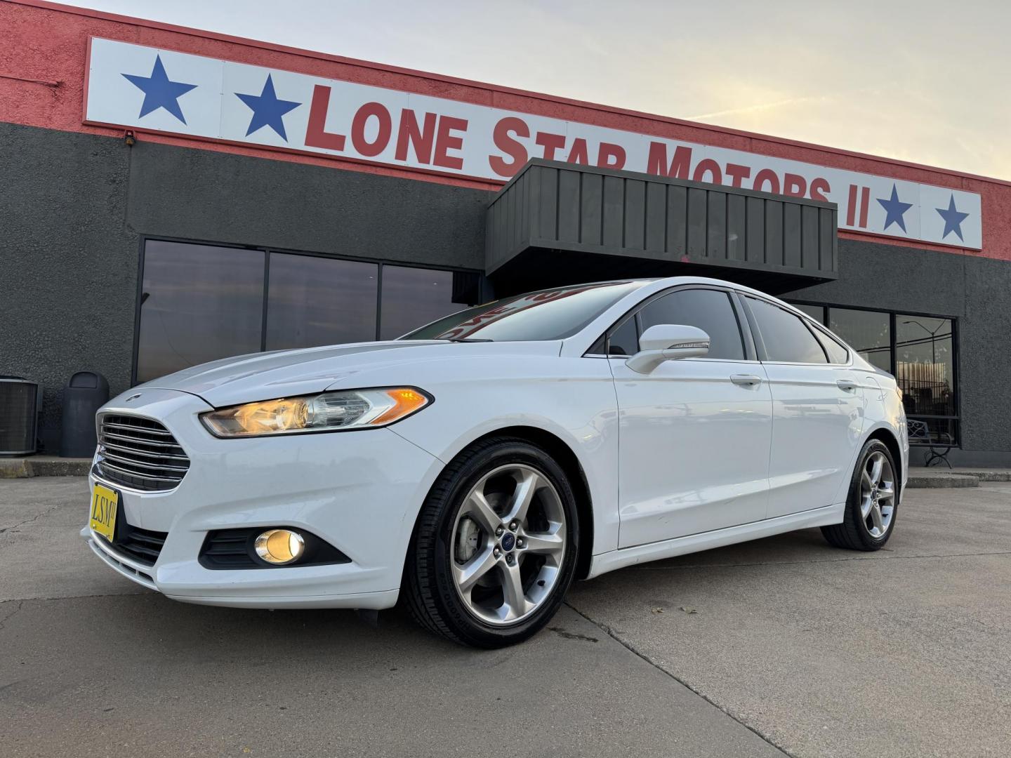 2015 WHITE FORD FUSION SE (1FA6P0H79F5) , located at 5900 E. Lancaster Ave., Fort Worth, TX, 76112, (817) 457-5456, 0.000000, 0.000000 - Photo#0