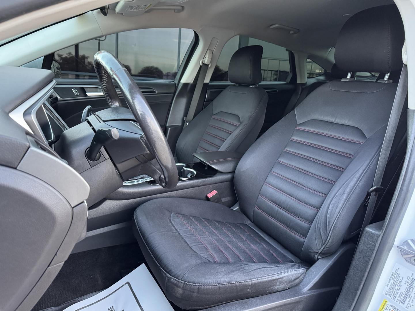 2015 WHITE FORD FUSION SE (1FA6P0H79F5) , located at 5900 E. Lancaster Ave., Fort Worth, TX, 76112, (817) 457-5456, 0.000000, 0.000000 - Photo#9