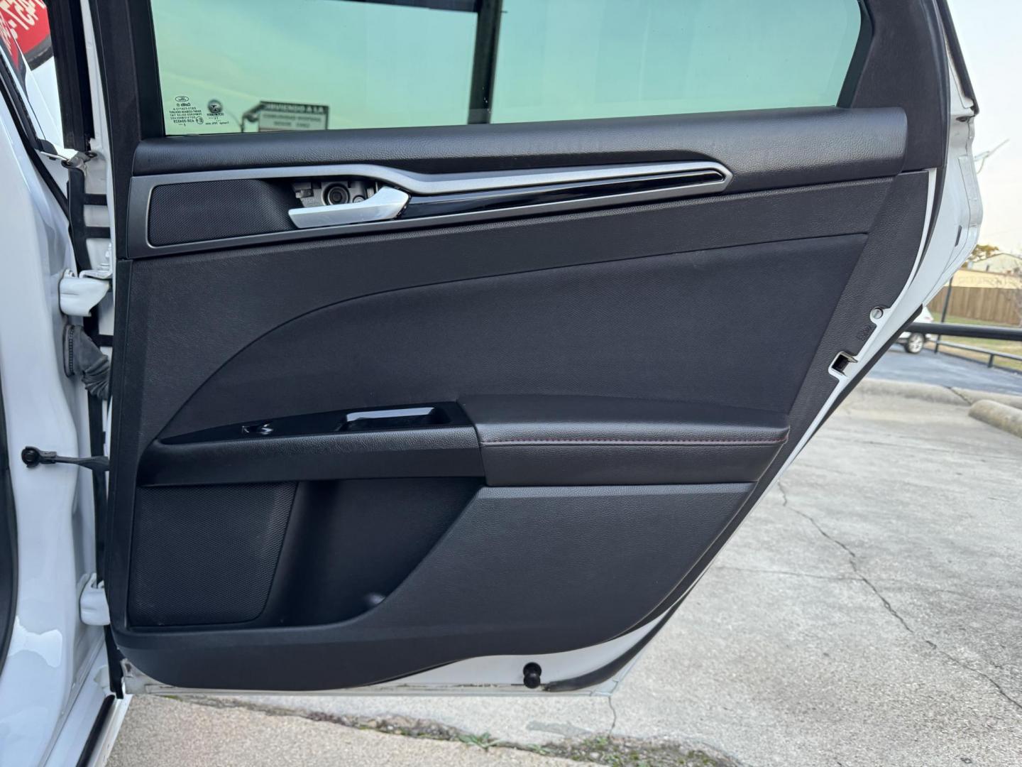 2015 WHITE FORD FUSION SE (1FA6P0H79F5) , located at 5900 E. Lancaster Ave., Fort Worth, TX, 76112, (817) 457-5456, 0.000000, 0.000000 - Photo#12