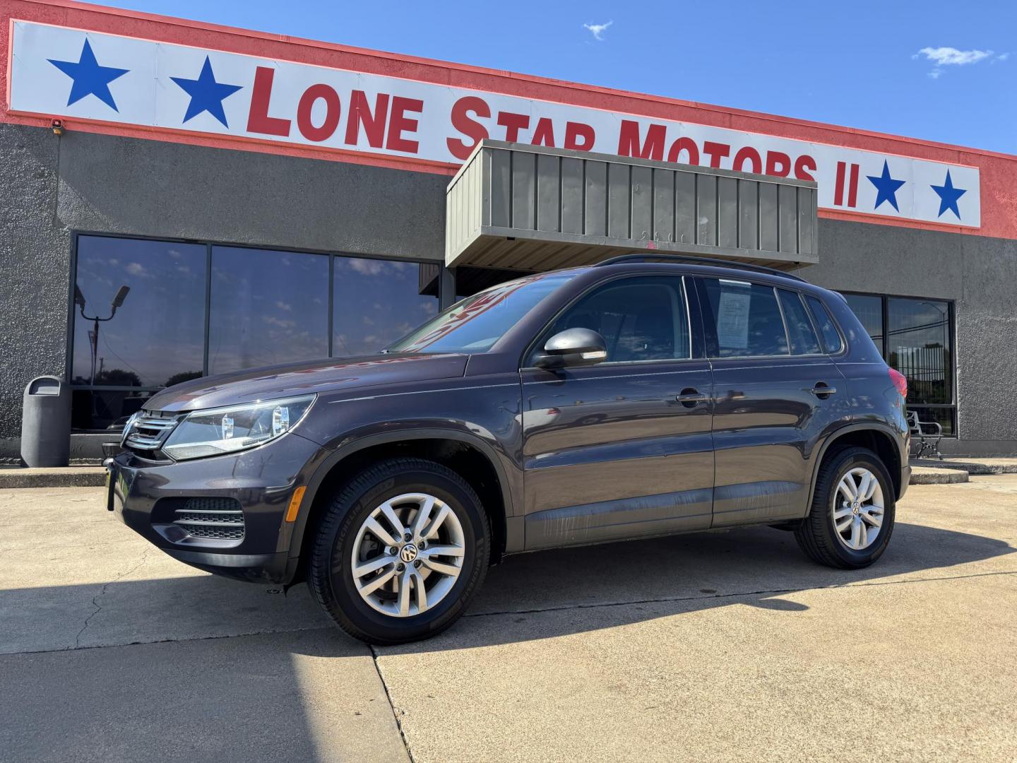 2016 GRAY VOLKSWAGEN TIGUAN S; SE; SEL; W (WVGAV7AX9GW) , located at 5900 E. Lancaster Ave., Fort Worth, TX, 76112, (817) 457-5456, 0.000000, 0.000000 - Photo#0